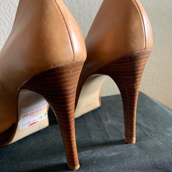 Guess Beige leather peep toe laser cut heels - Picture 6 of 8